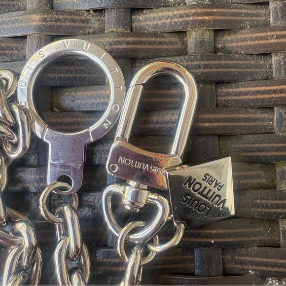 Louis Vuitton Silver Chain Key Holder - Picture 8 of 9